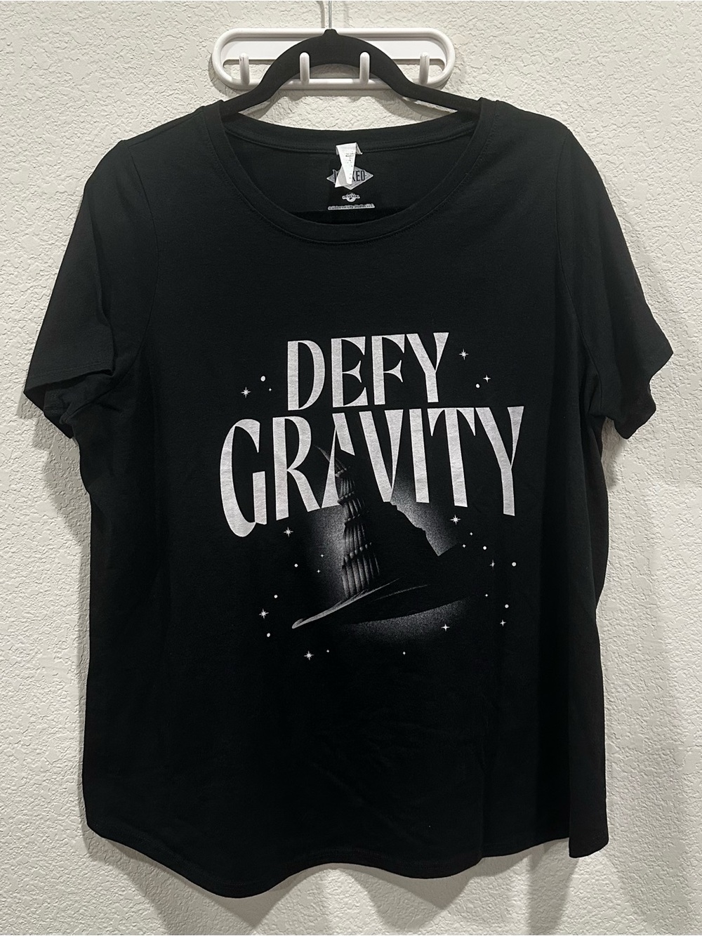 DEFY GRAVITY Graphic Tee - Black